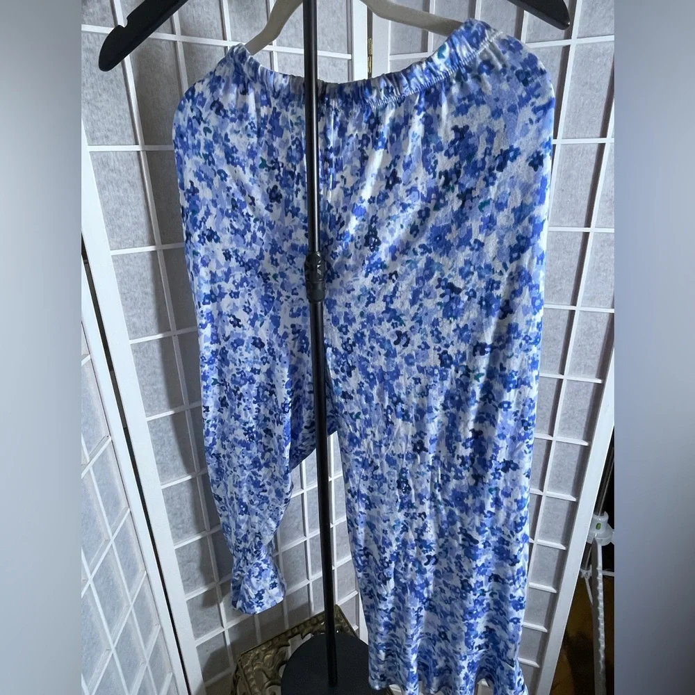 Vera Wang, PJ Bottom Size L, Soft, Comfy, Blue & White Floral, Ruffled Hem NWOT